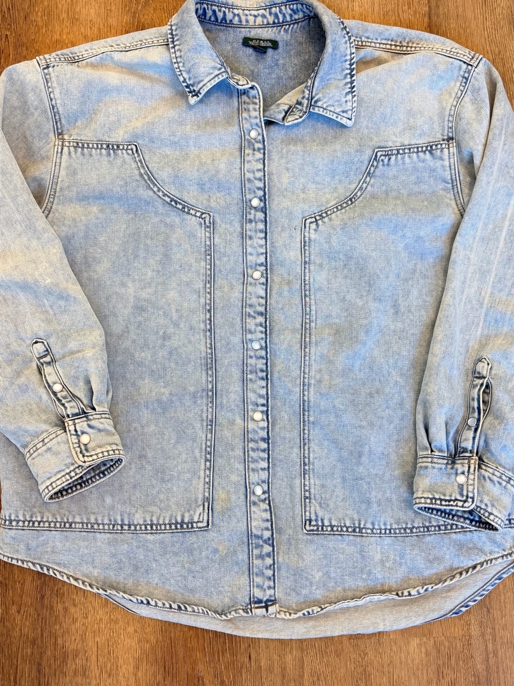 Wild Fable Western Denim Shirt Womens L Oversized Light Blue Snap Up Long Sleeve